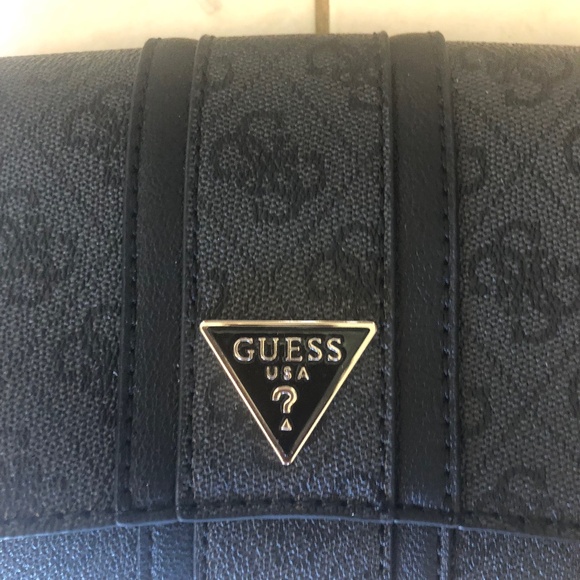 Guess “Noreen” mini crossbody flap - Picture 2 of 4
